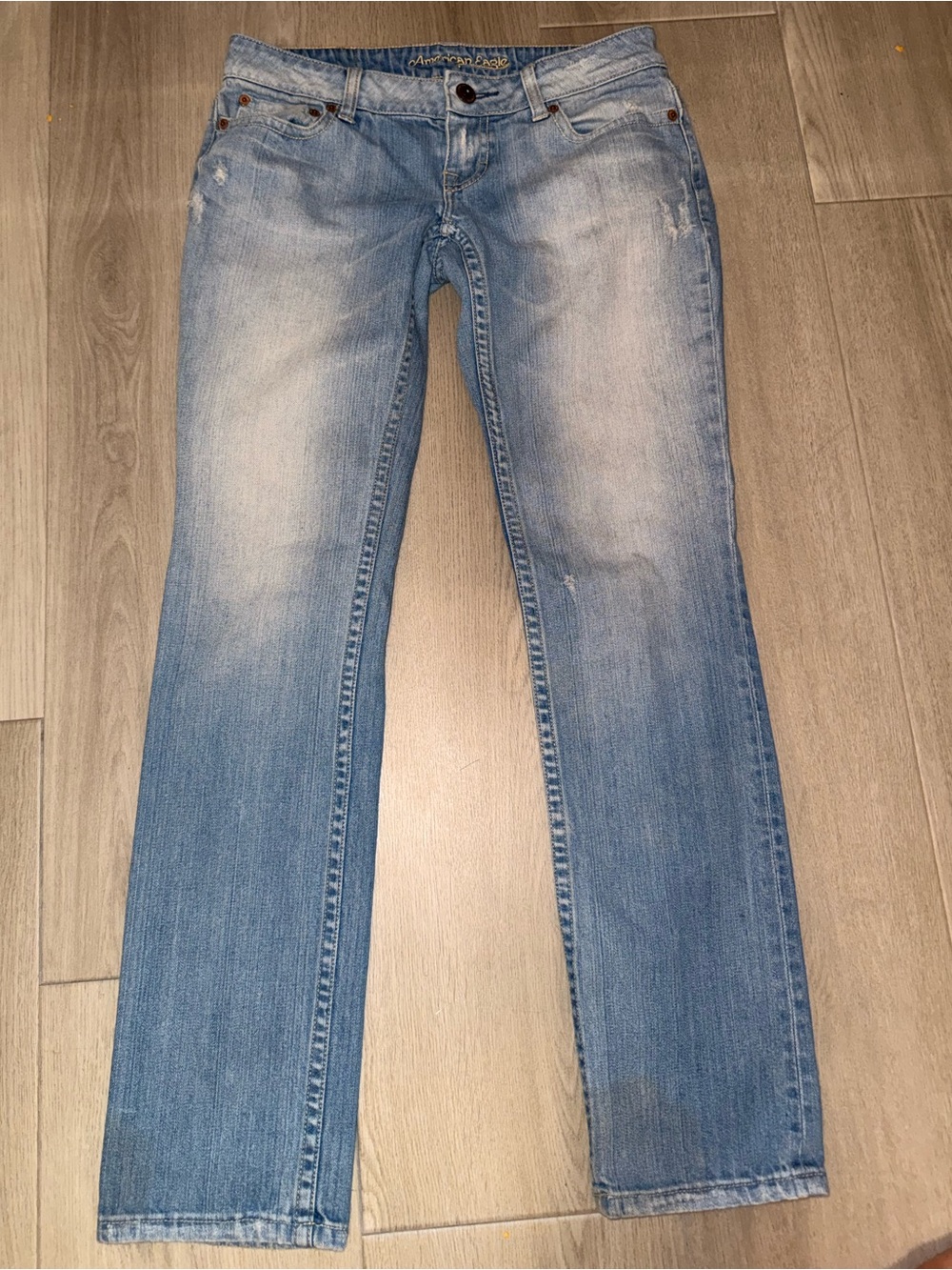 American Eagle women’s  Skinny 77 Light Wash Mid Rise Jeans 4 Reg Stretch